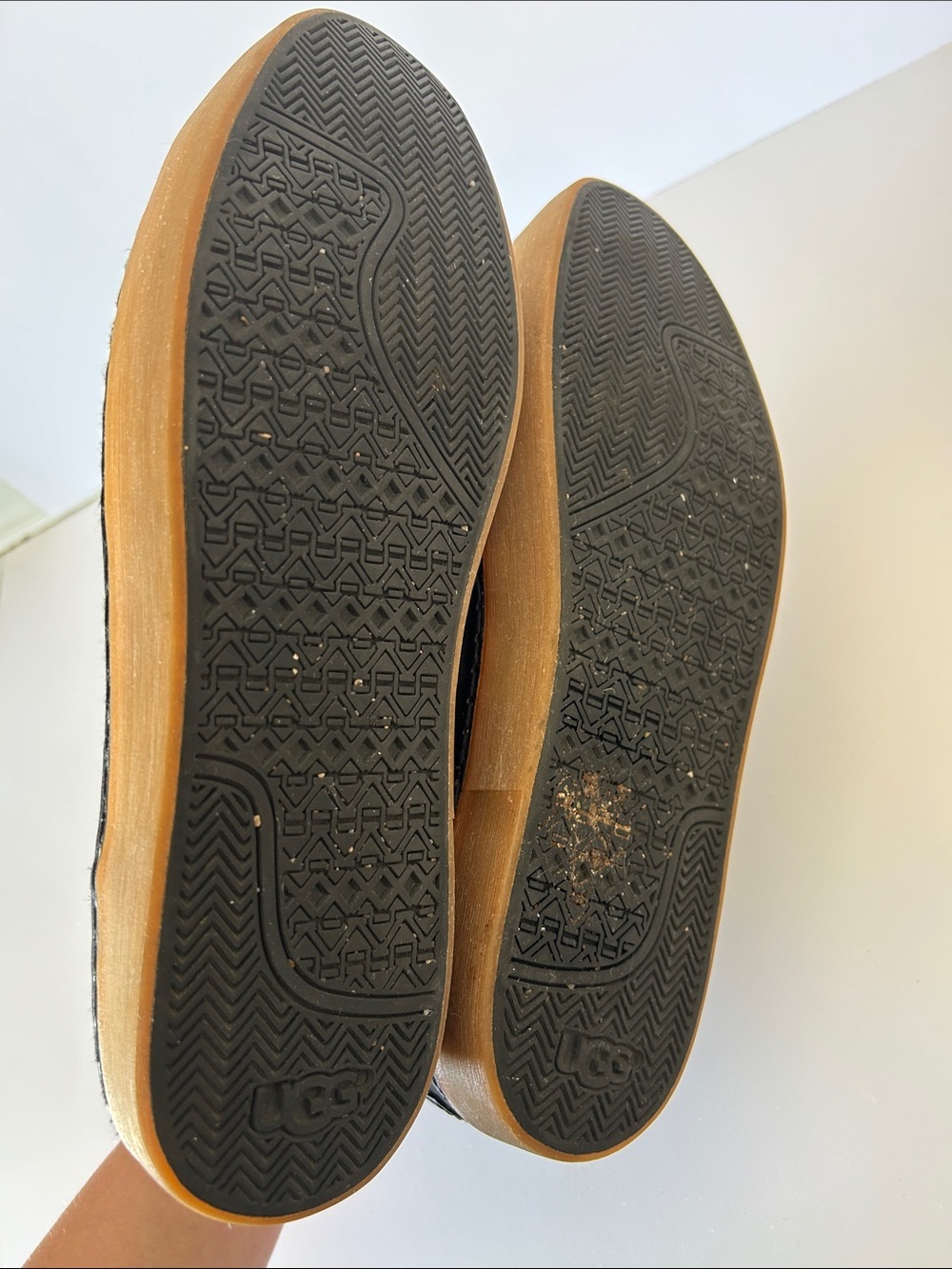 Ugg Men's Black Lace-Up Chukka Boots - Picture 6 of 6